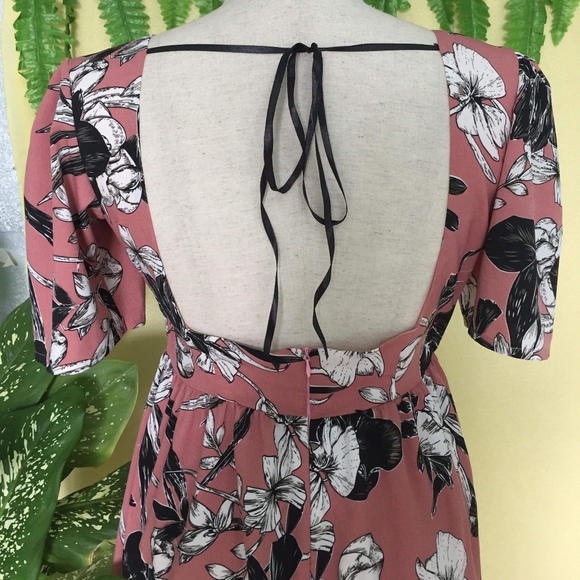 dresses - Picture 3 of 3